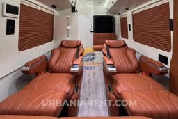 9 Seater Premium Maharaja Urbania